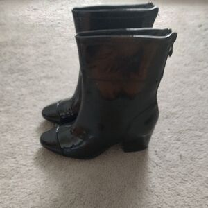 NEW Glaze Shiny Black Ankle Boots